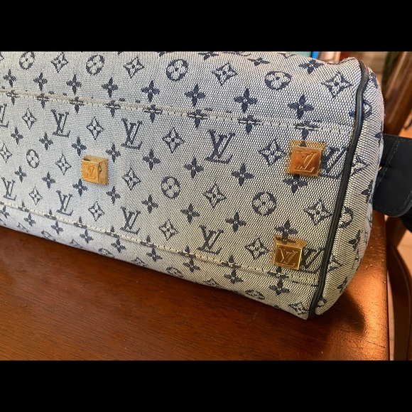 Authentic Louis Vuitton hardly used vintage purse! Known as Josephine (?) - Picture 9 of 14